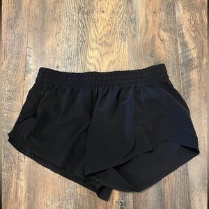 Women’s Athleta athletic hustle shorts 3” medium black
